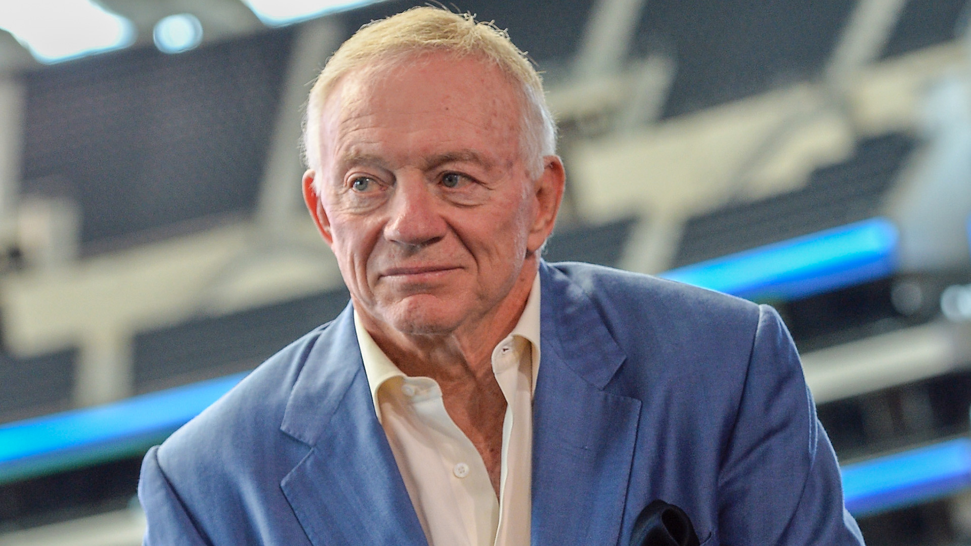 Jerry Jones Kneels, Locks Arms With Cowboys Players Before National ...