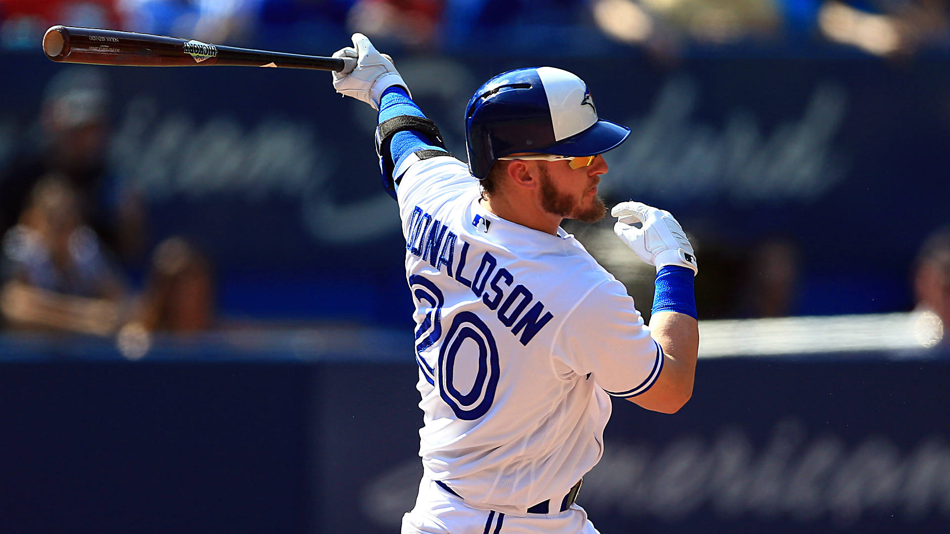 Blue Jays pay tribute to late Roy Halladay with moving pregame ceremony