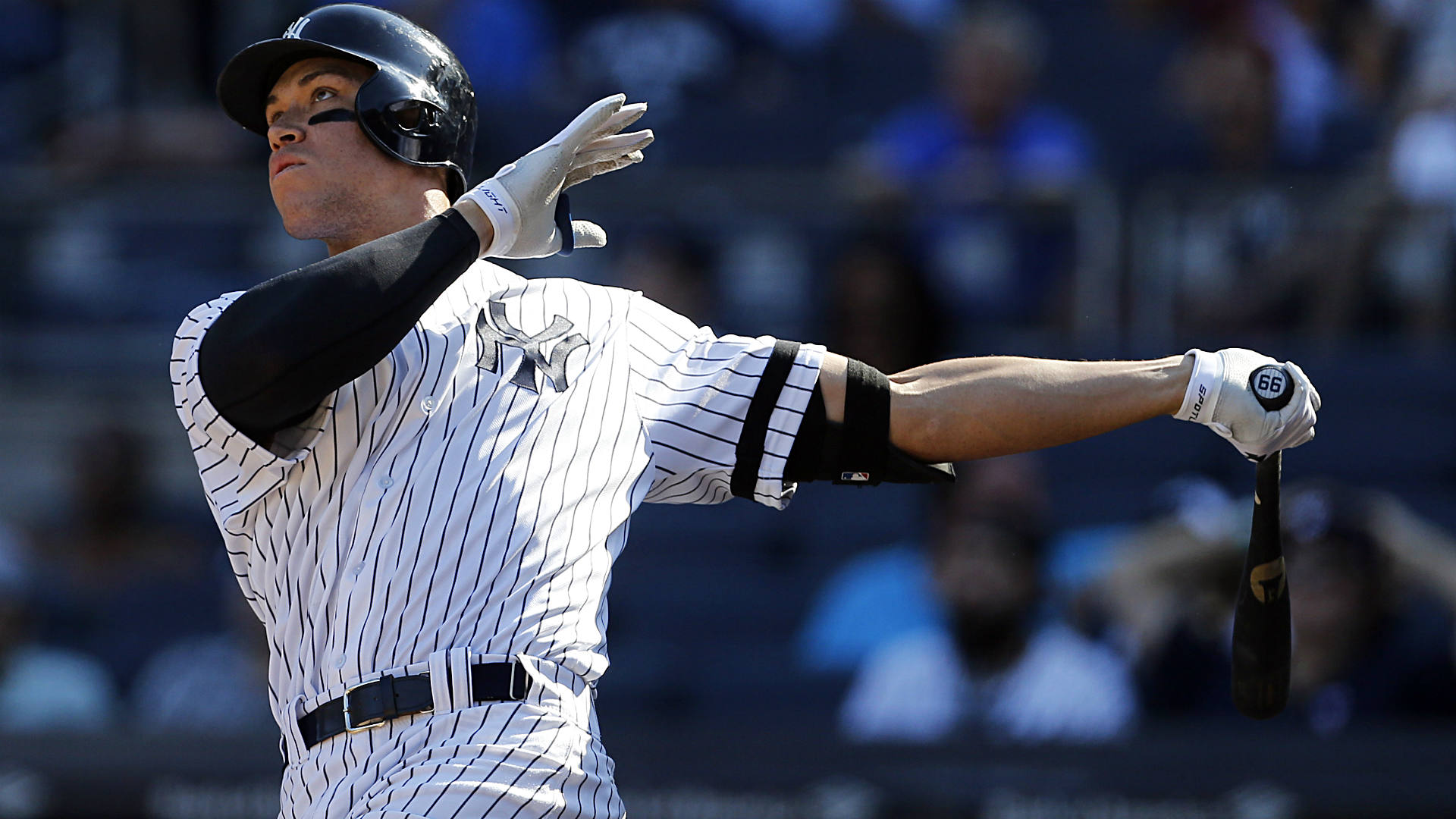 Aaron Judge fuels power stroke with yoga, Pilates, alternative