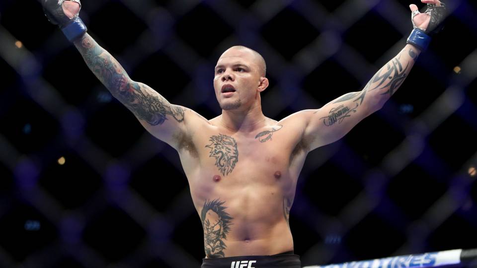 UFC Hamburg results Anthony Smith destroys 'Shogun' Rua with first