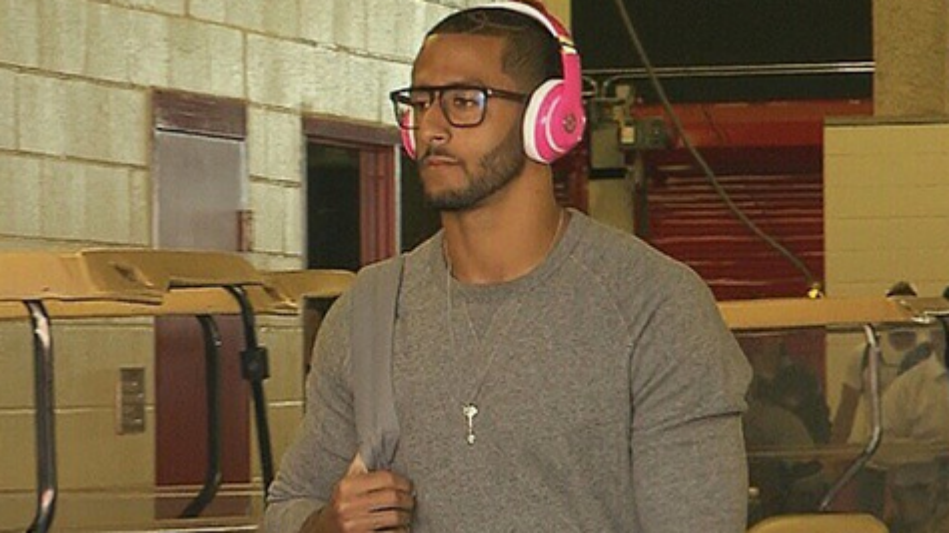 NFL players wear 'Beats by Dre' headphones despite Bose deal NFL