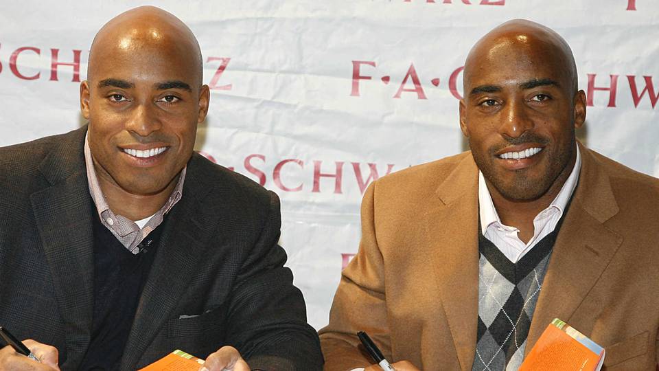 SN exclusive Eli Manning critic Tiki Barber to call GiantsBucs with twin brother, Ronde NFL