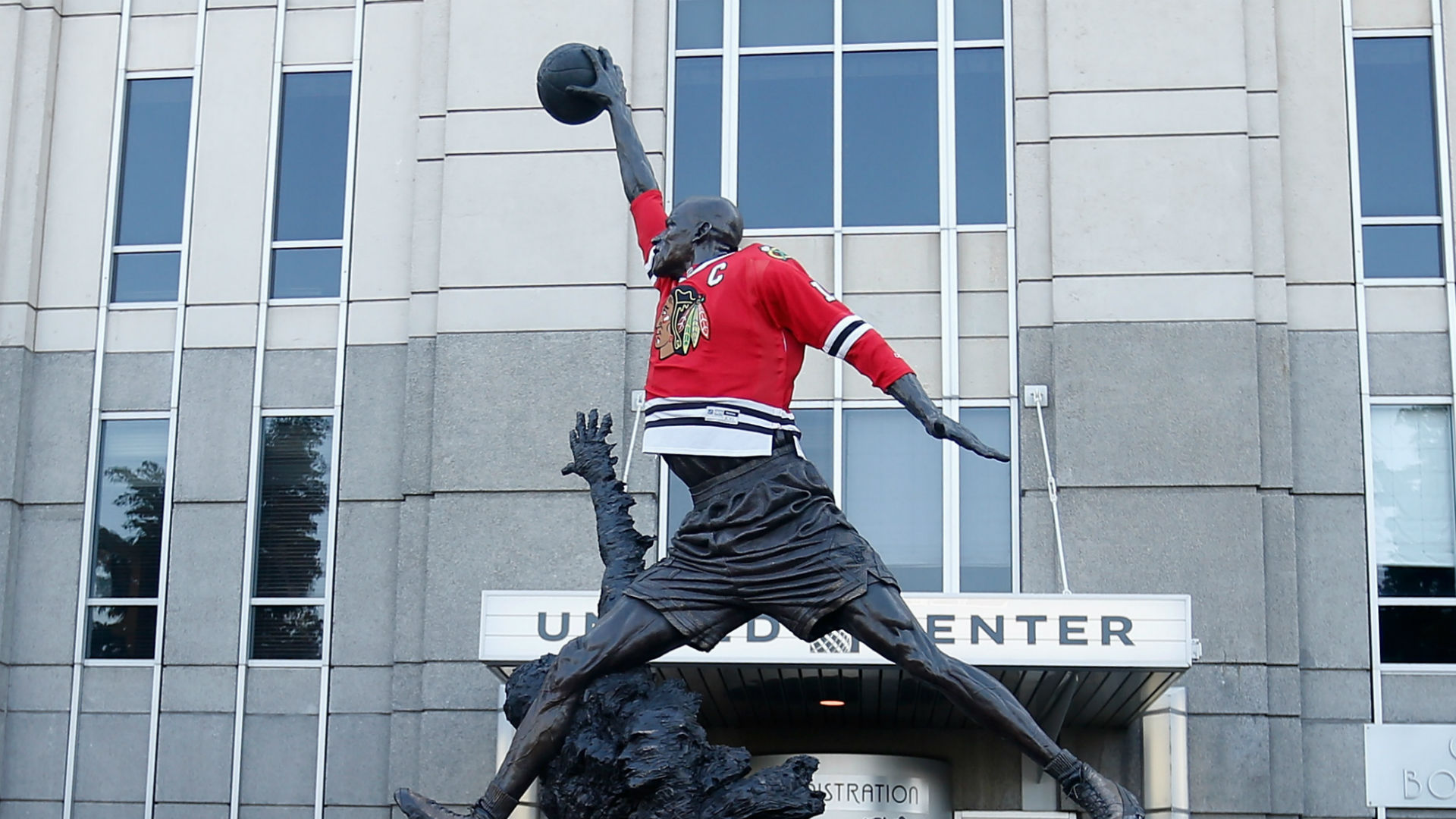 The 10 best statues in sports Sporting News