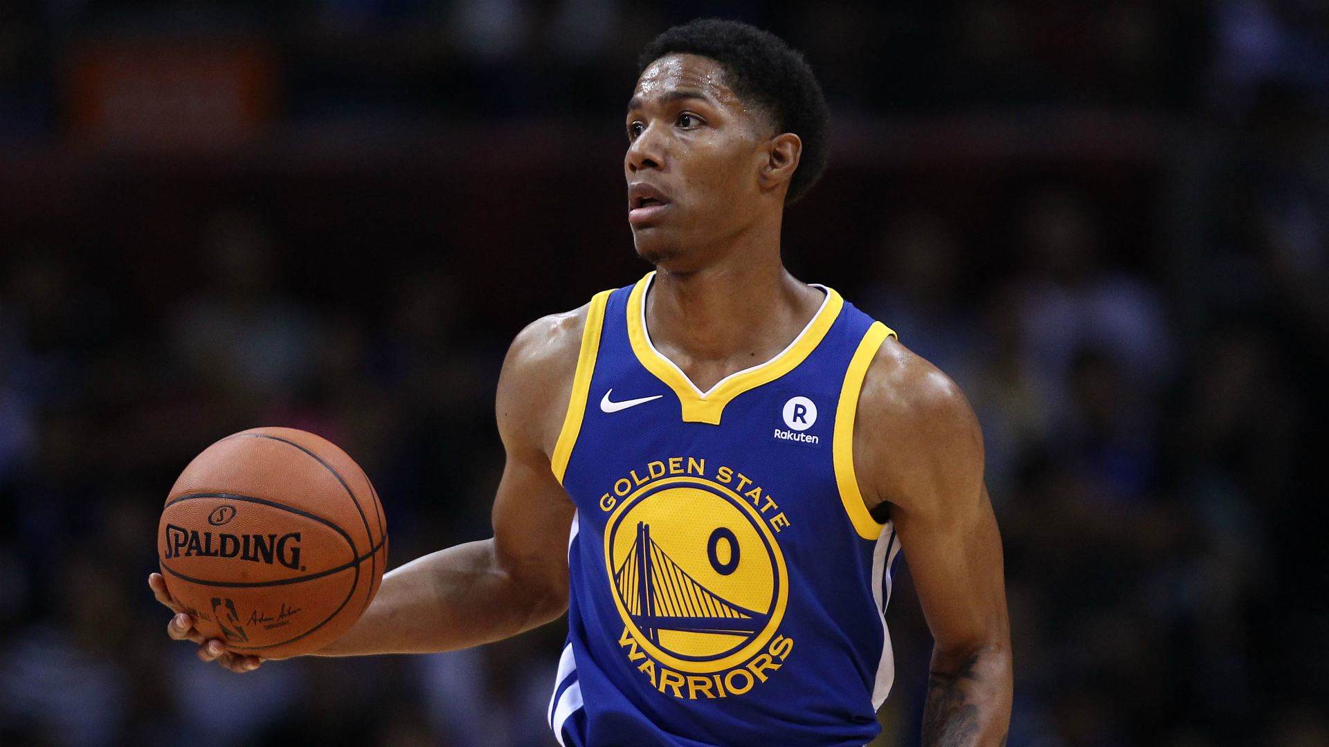Warriors' Patrick McCaw forced to leave on stretcher after scary fall