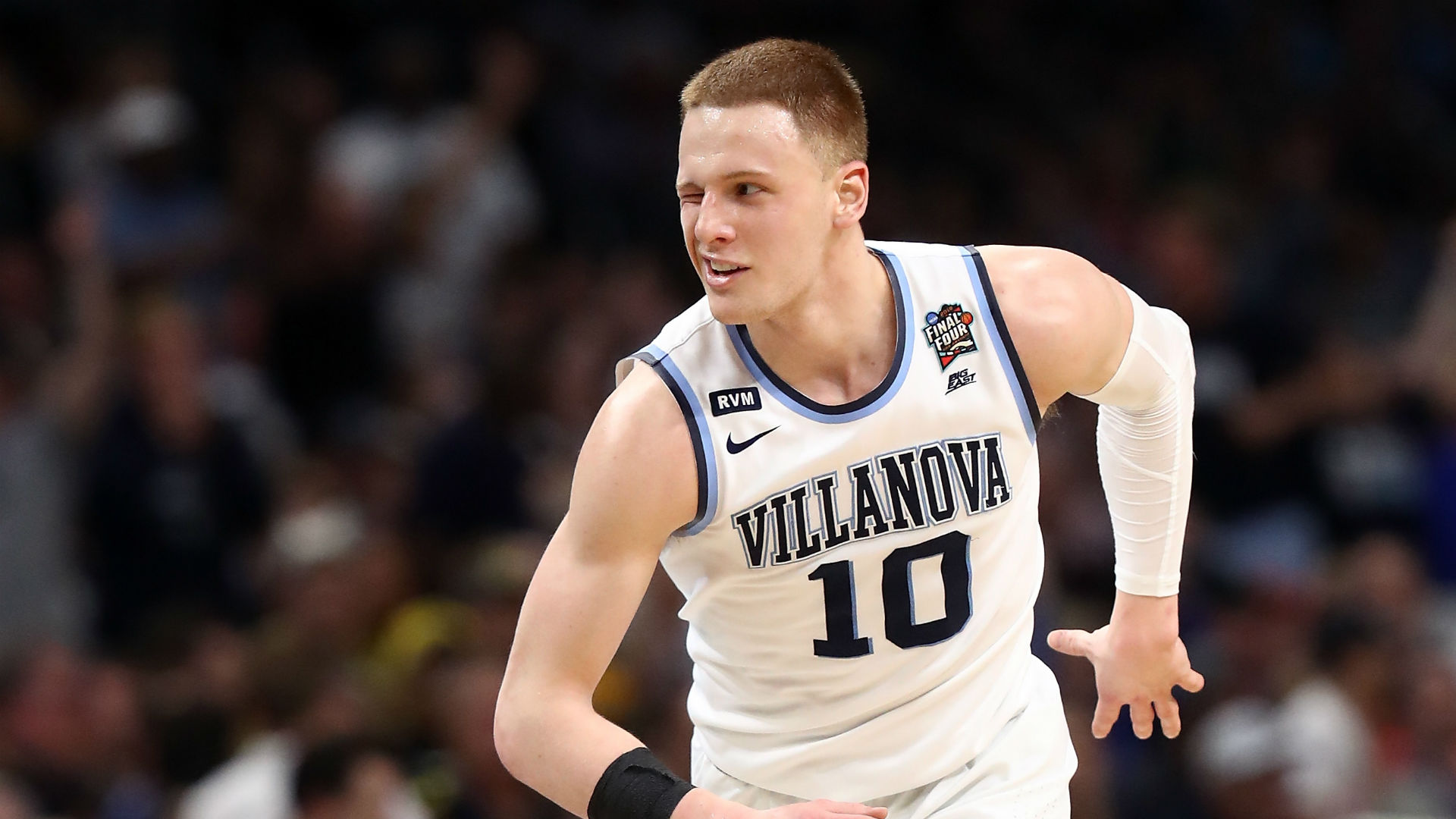 NCAA championship 2018 In a wink, super sub Donte DiVincenzo gets