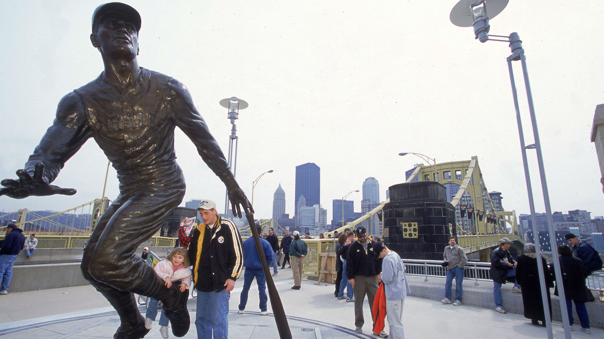 The 10 best statues in sports Sporting News