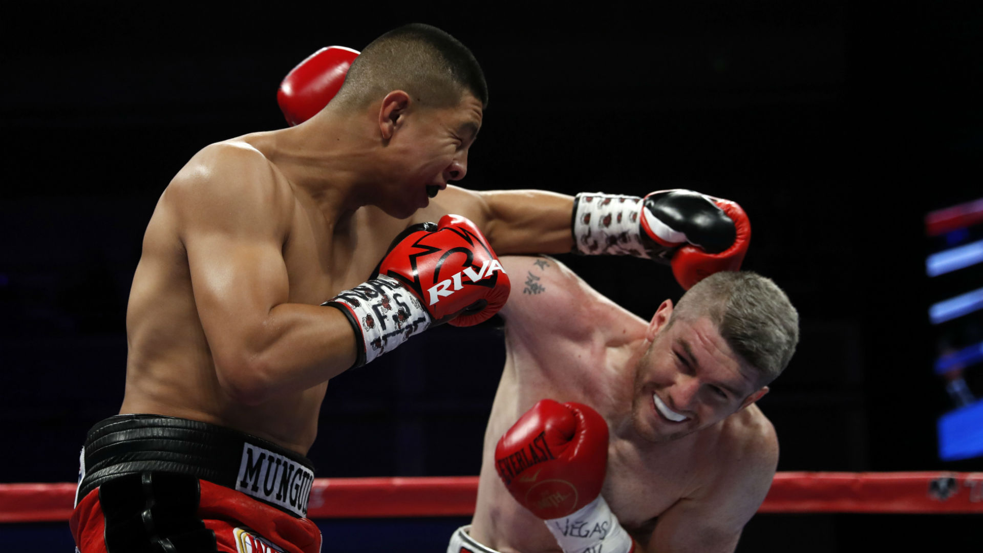 Jaime Munguia defends WBO super welterweight title with unanimous decision over Liam Smith