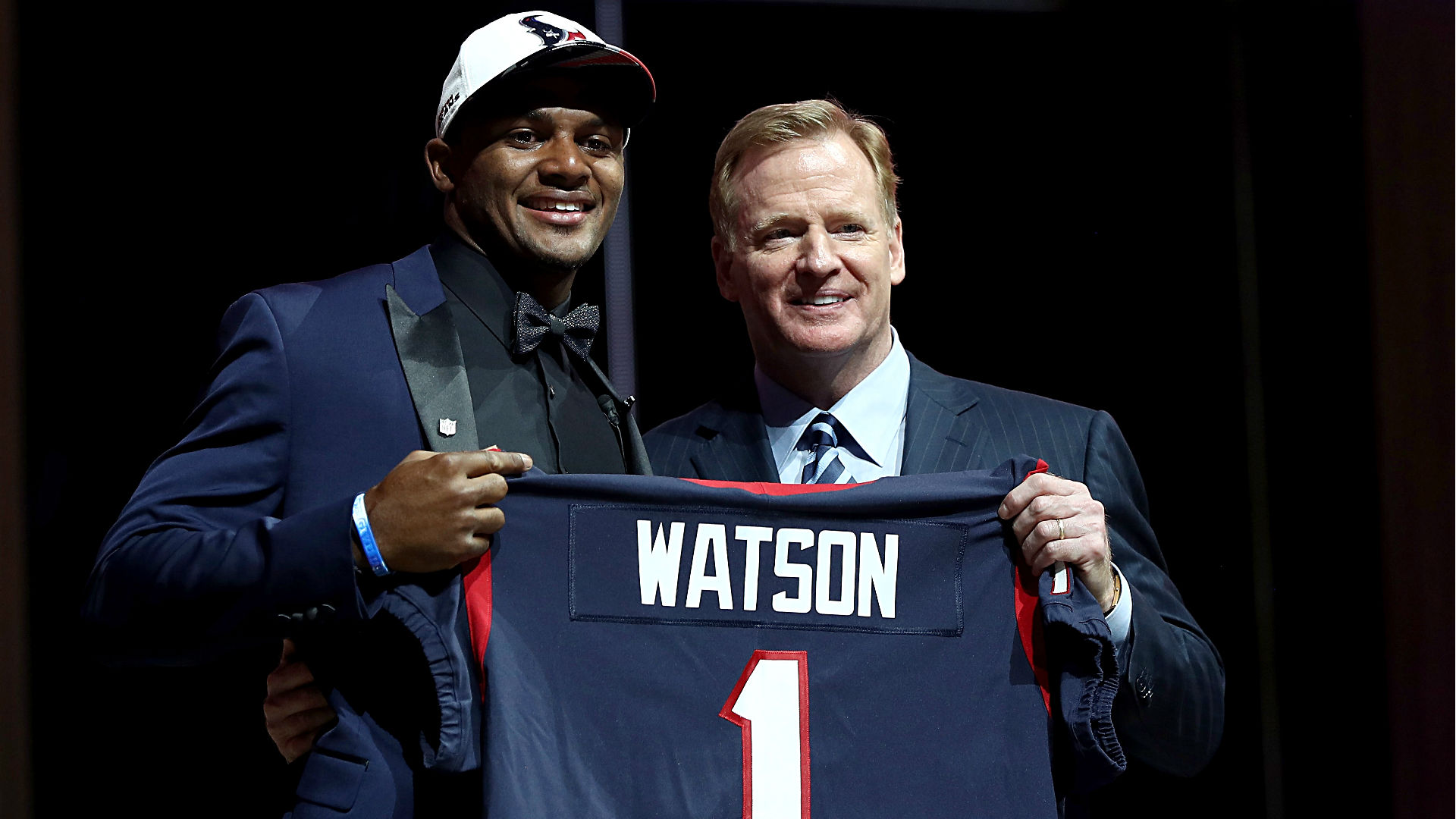 Deshaun Watson Brought To Tears Reading Note From Mama After Getting Drafted Deshaun Watson Brought To Tears Reading Note From Mama After Getting Drafted