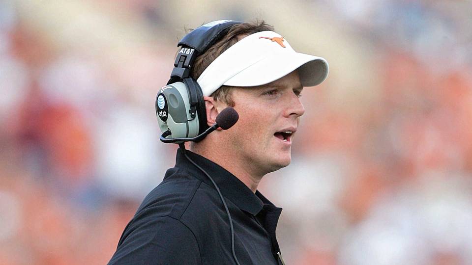 Texas facing lawsuit over handling of Major Applewhite's relationship