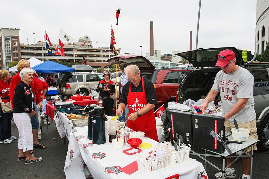 The 10 best college football tailgating experiences Sporting News