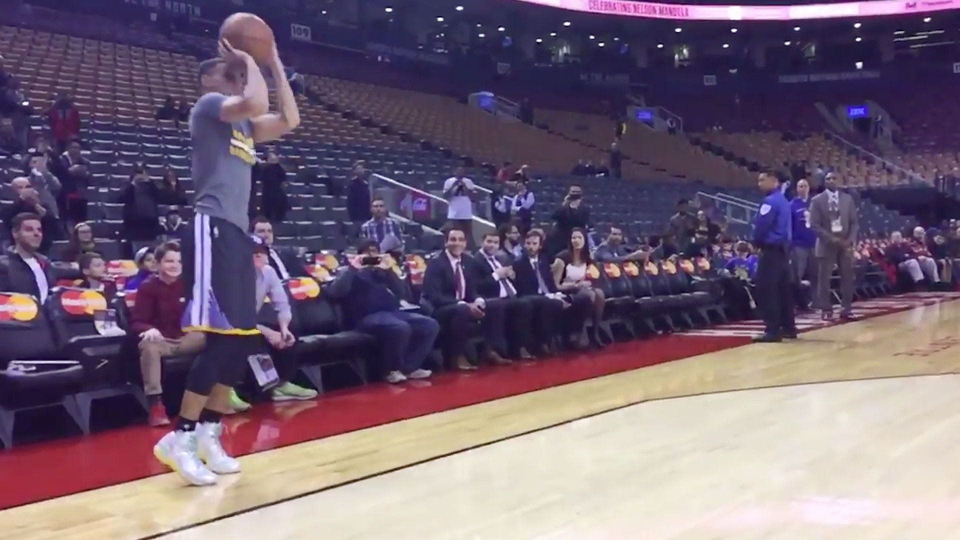 Stephen Curry shooting, dribbling in slow motion will hypnotize you