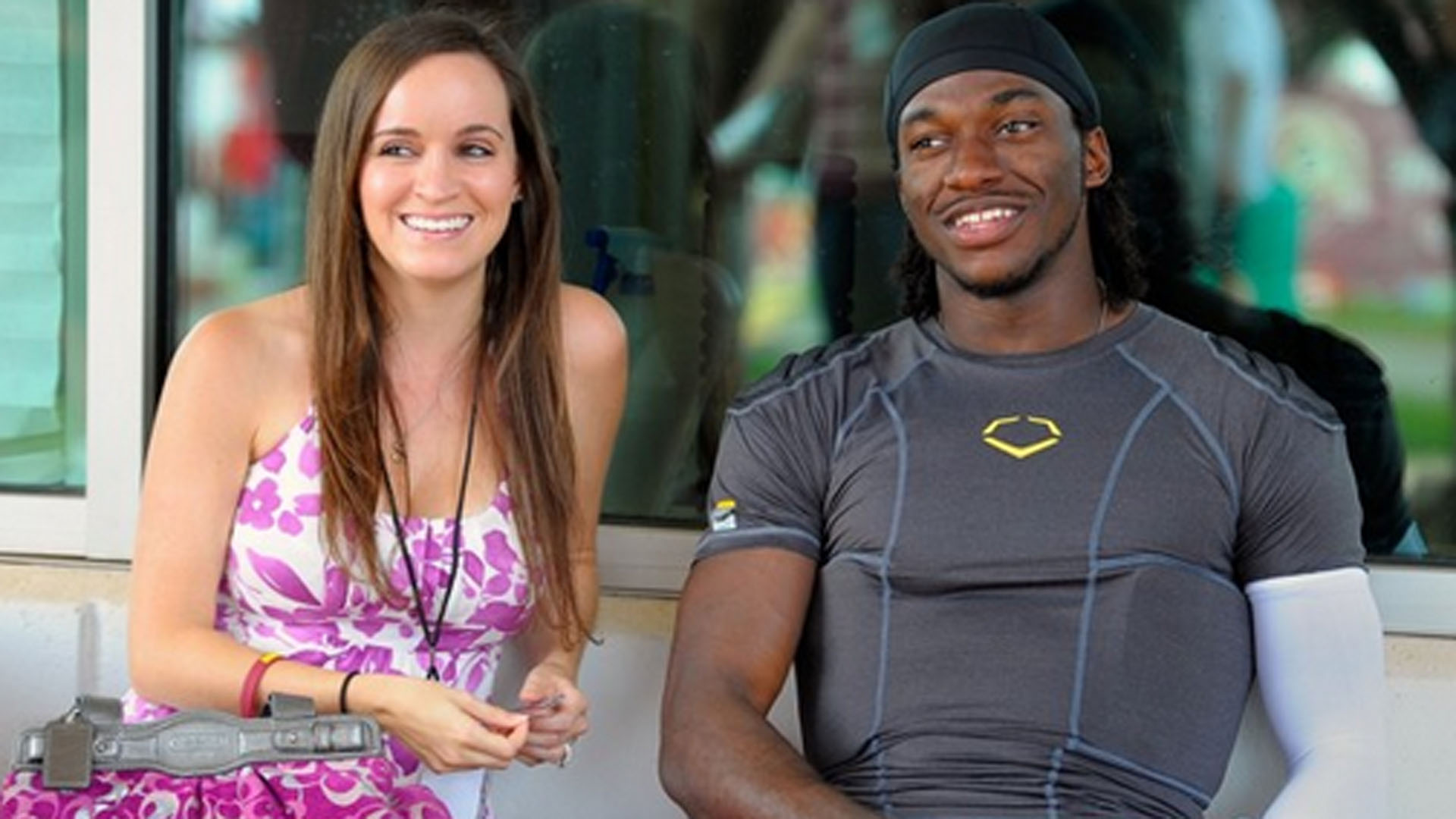 Robert Griffin III celebrates birthday, announces wifes pregnancy on ... picture pic