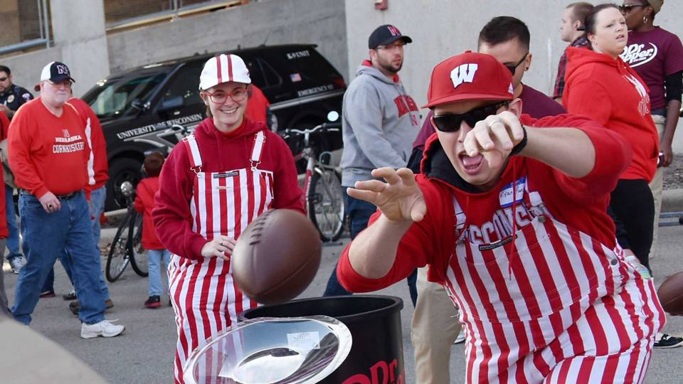 Chest pass lives Another 100,000 winner adopts ugly throw NCAA Football Sporting News