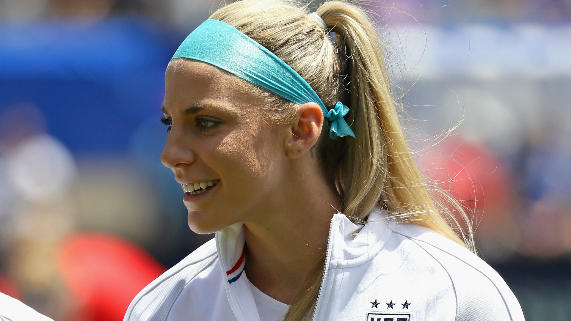 Julie Johnston Ertz gets news of Eagles' Super Bowl berth, reacts accordingly
