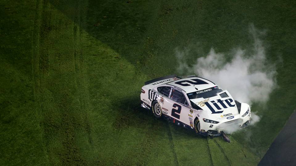 Brad Keselowski bangs wall in first crash of 2015 NASCAR Sporting News