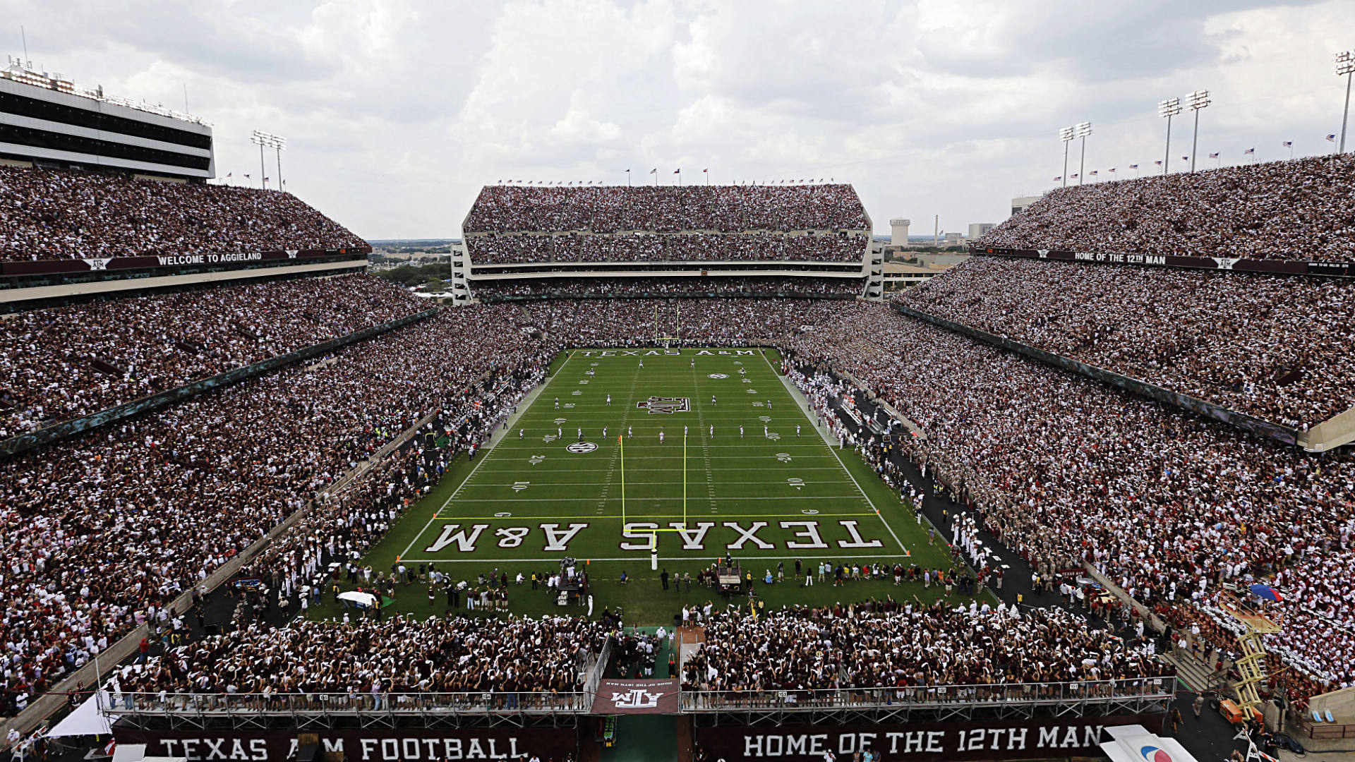 Texas A&M will boast college football's largest video screen NCAA
