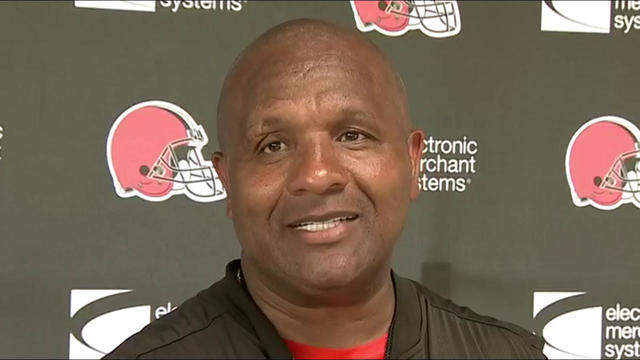 Cleveland Browns head coach Hue Jackson says 'no' five times when asked if quarterback Baker Mayfield would get first-team reps in preseason Cleveland Browns head coach Hue Jackson says 'no' five times when asked if quarterback Baker Mayfield would get first-team reps in preseason