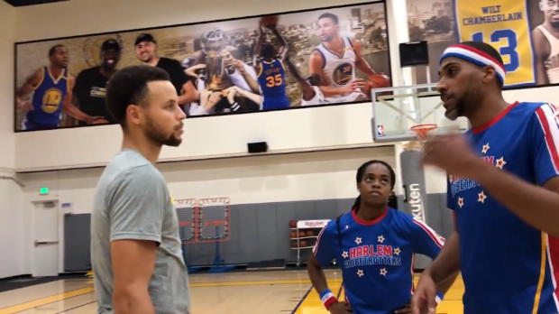 Basket : Warriors - Steph Curry s'éclate avec les Harlem Globetrotters