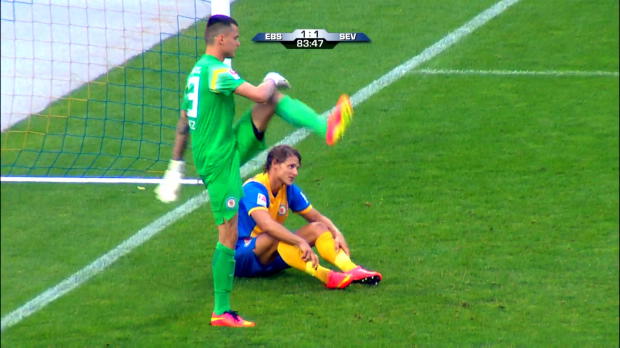 Foot : Amical - La maladresse d'Hedenstad