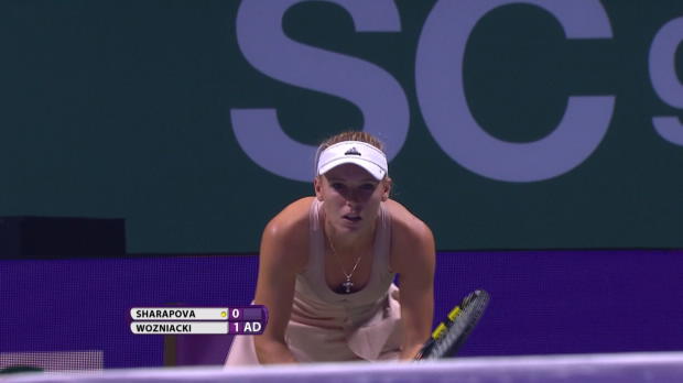 : WTA - Singapour - Wozniacki dans la douleur bat Sharapova
