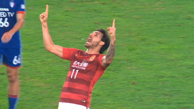 Goulart finishes off fine move for Guangzhou