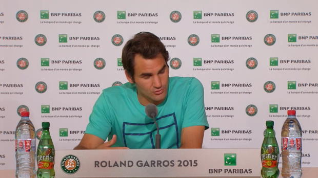  : NEWS - Roland-Garros - Federer voque sa nouvelle raquette