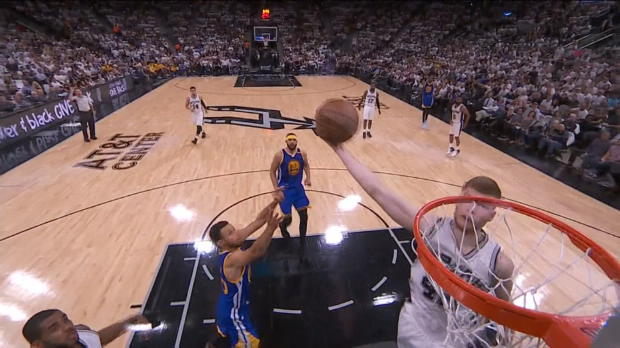 Bertans bounces off the rim in big Spurs slam