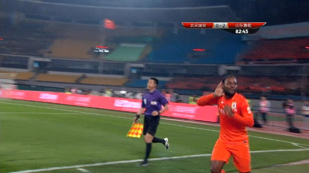 Foot : Chine - 7ème journée, Vagner Love cartonne Beijing