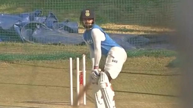 Kohli ignores media ball-tampering claims