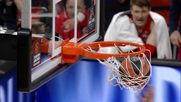 Basket : Euroligue - Final Four - De Colo costaud mais Causeur vainqueur