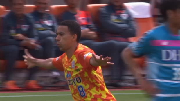 Alves's spectacular strike sends Shimizu ahead