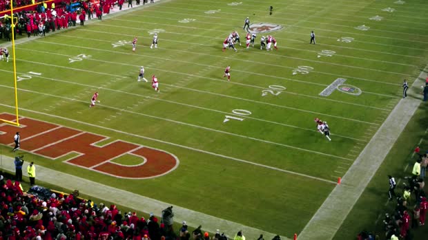 See New England Patriots QB Tom Brady hit wide receiver Phillip Dorsett with a 29-yard TD in 360 degrees | True View See New England Patriots QB Tom Brady hit wide receiver Phillip Dorsett with a 29-yard TD in 360 degrees | True View