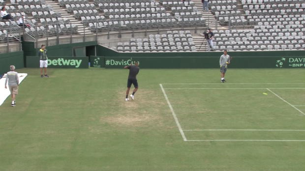 Kyrgios argues with photographer
