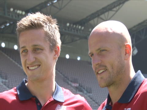 Dees hand Jones, Grimes captaincy