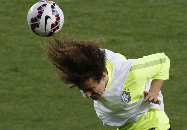 david-luiz-brazil-training_1q1pit3vgvdml15shialv26e6h.jpg