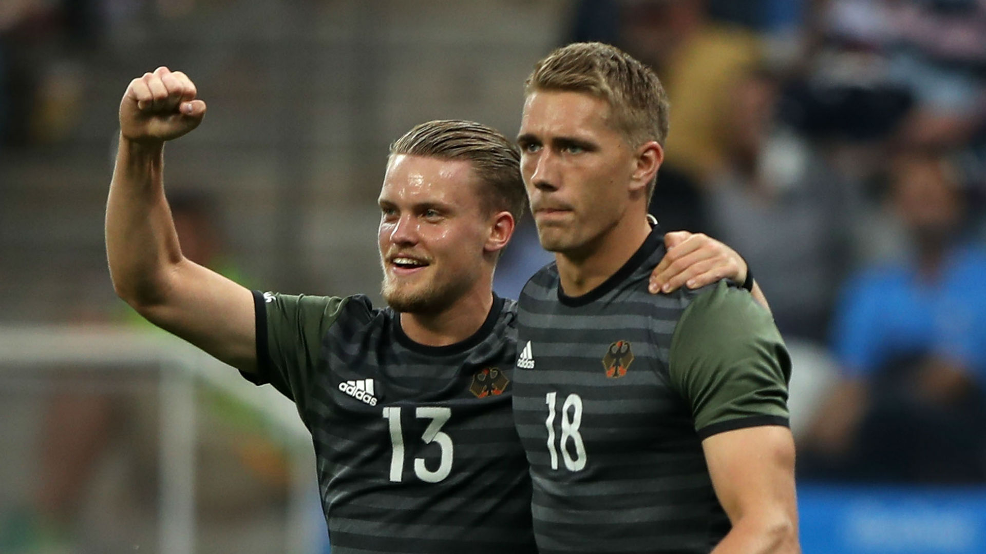 Who is Philipp Max? The left-back with more assists than Messi wanted ...