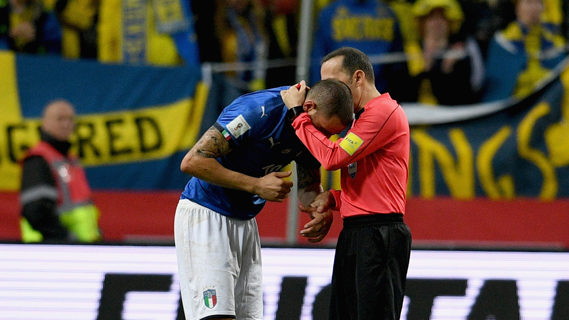 Leonardo Bonucci Ola Toivonen Patahkan Hidung Saya Goalcom