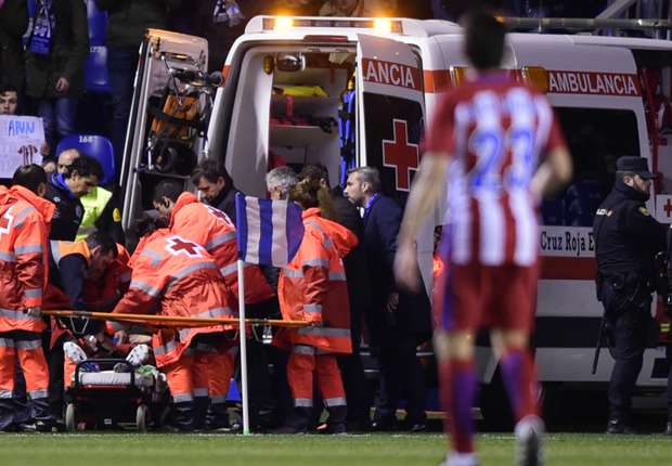 fernando-torres-ambulance-atletico-madrid-2017_1d6oq6kt3u74y1v2c8qu81xjwf.jpg