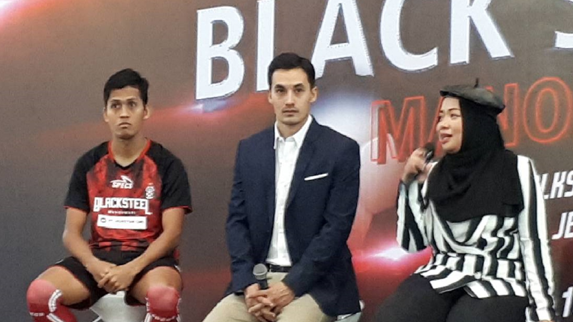 Black Steel Manokwari FC - Yori van der Torren