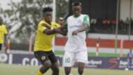 Gor Mahia midiflder Kenneth Muguna fight for the ball with Tusker’s Hashim Sempala.