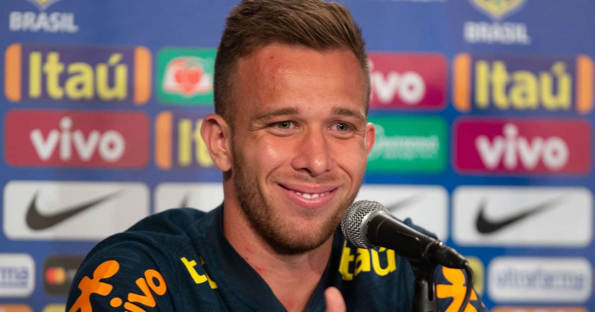 Arthur: “Los elogios de Messi me hacen feliz”