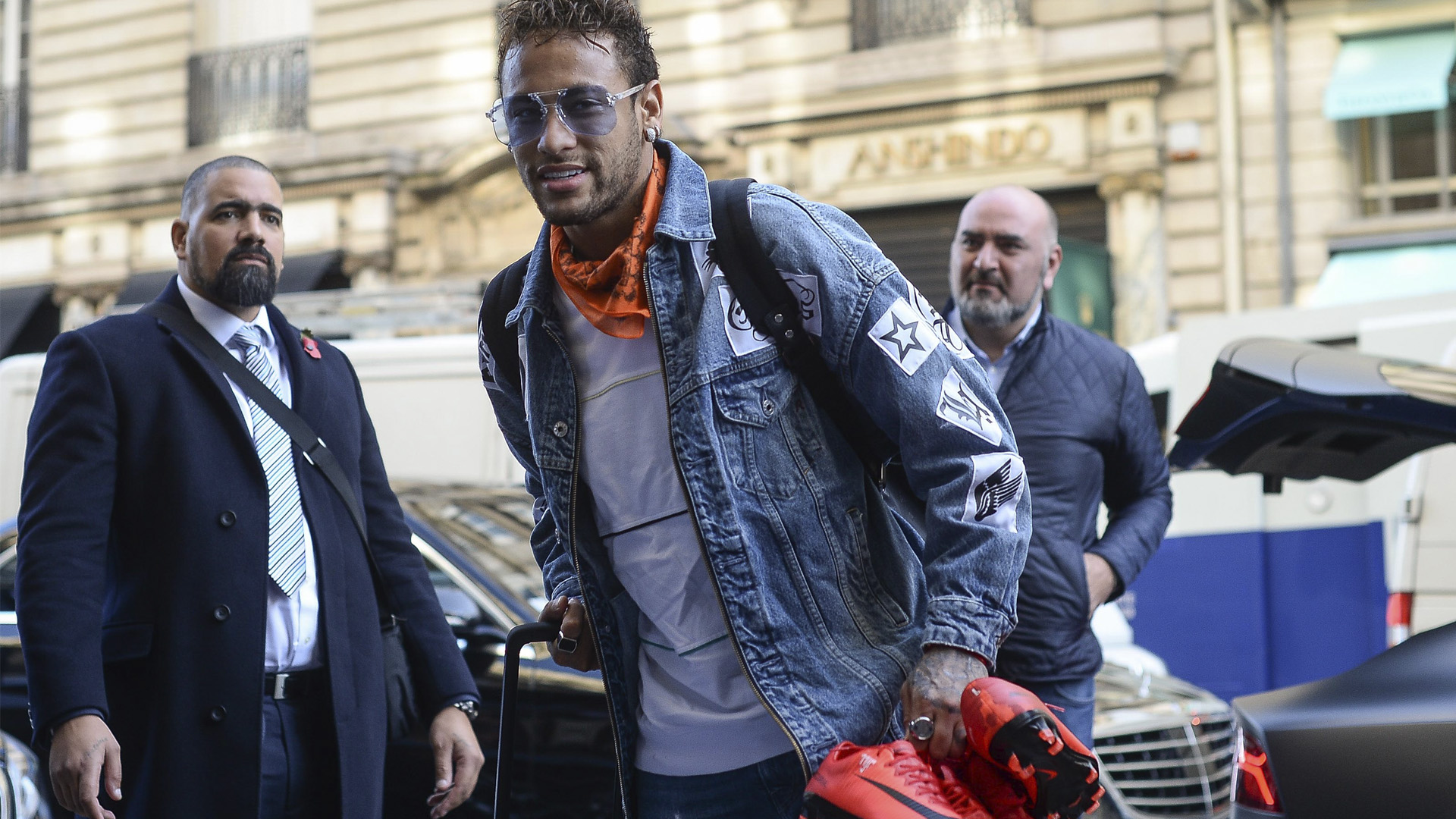 Neymar Brasil chegada concentração Paris 06 11 17