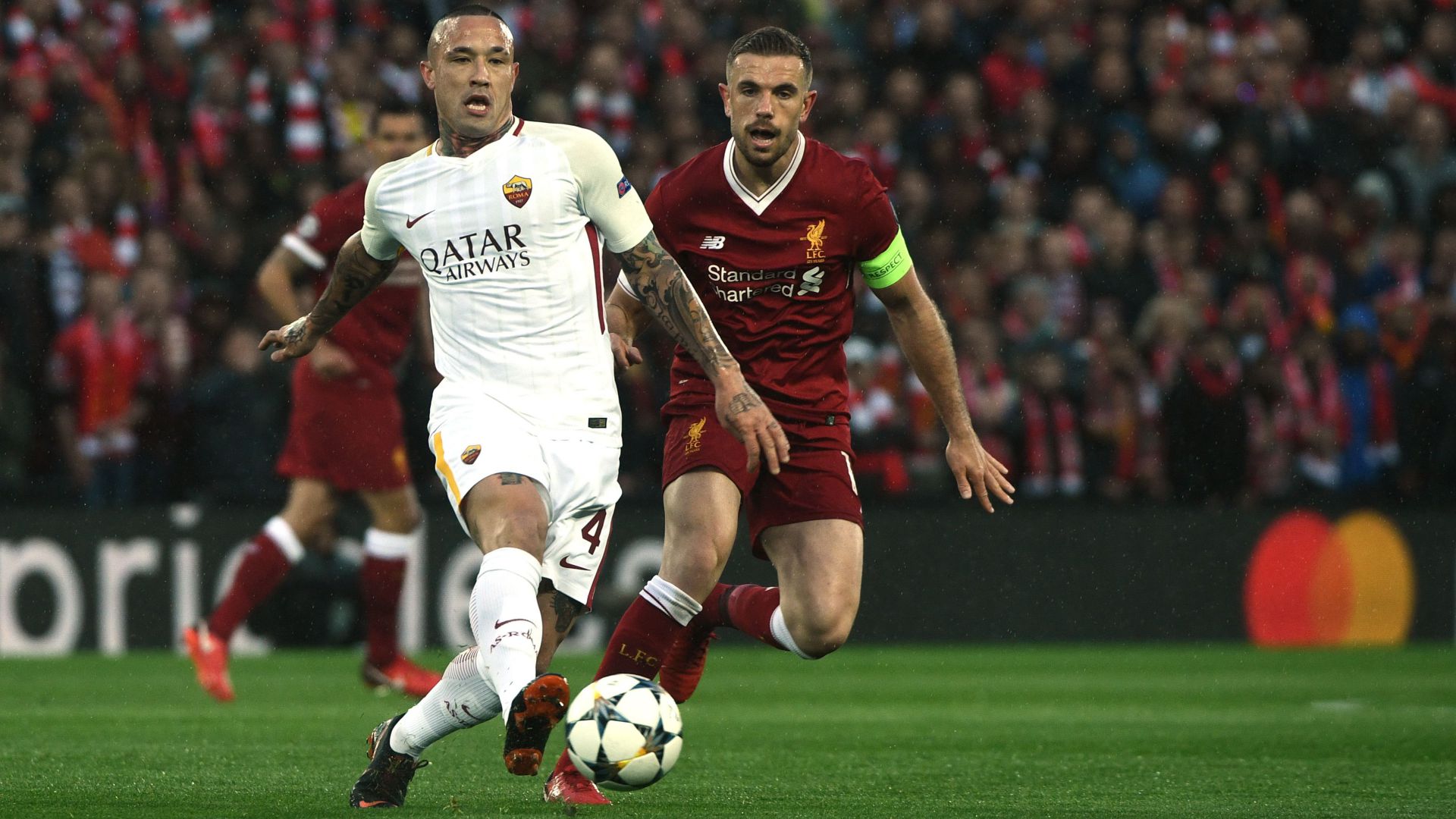 Scontri Liverpool - Roma, decade l'accusa di tentato omicidio per i due romanisti Scontri Liverpool - Roma, decade l'accusa di tentato omicidio per i due romanisti