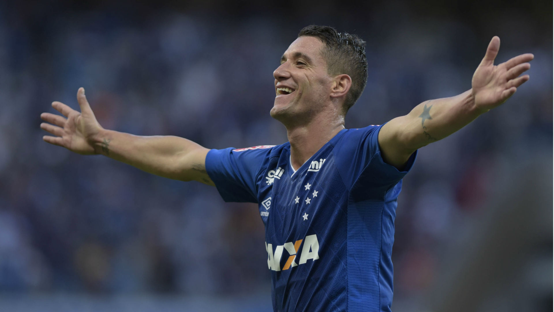 Thiago Neves Cruzeiro Palmeiras Brasileirão 09 07 2017