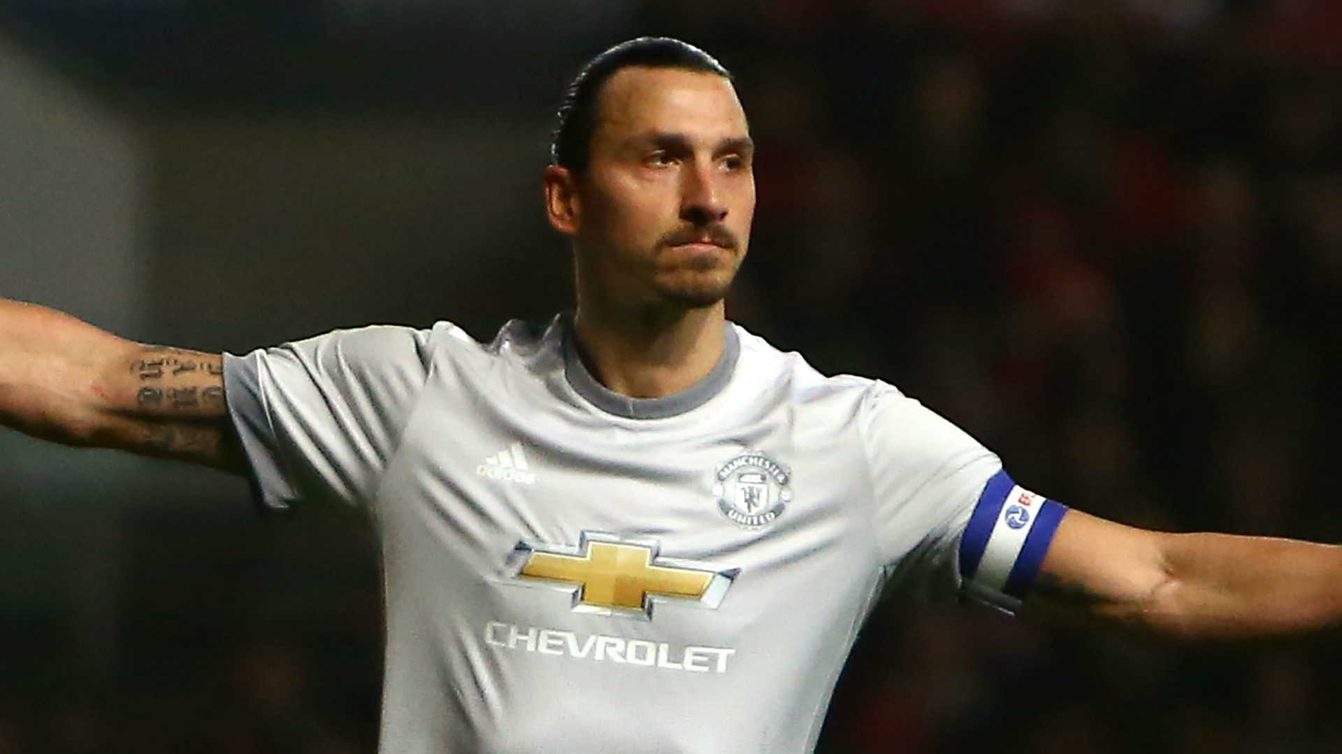 What is Zlatan Ibrahimovic's net worth and how much does the Man Utd