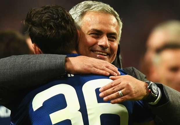 matteo-darmian-manchester-united_xo5fq38chbmv1lv5syilfj4lb.jpg