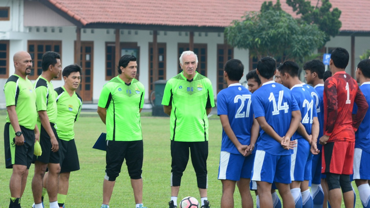 Hasil gambar untuk mario gomez persib bandung