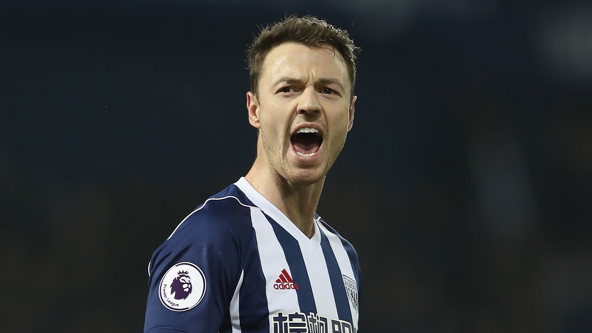 Leicester City sign Jonny Evans on a three-year contract