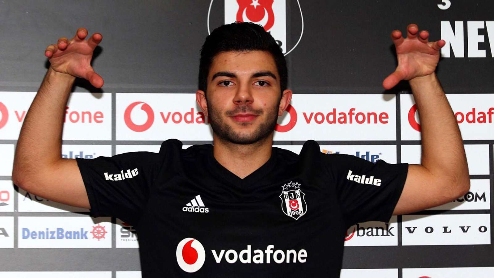 muhayer-oktay-besiktas_1w87hj62pa1jt1ob0agea2ubli.jpg