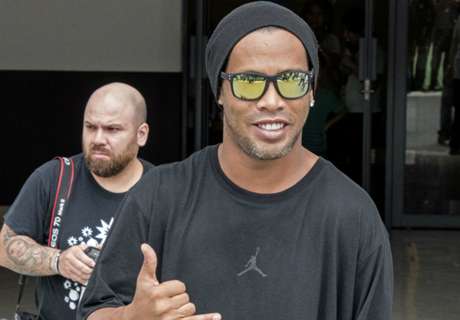 'It's a lie' - Ronaldinho laughs off marriage reports